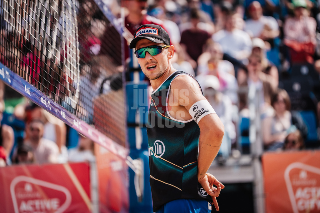 Beachvolleyball | Männer | Allianz German Beach Tour 2025 | Tourstop Hamburg | 31.05.2025 | Bennet Poniewaz am Netz
