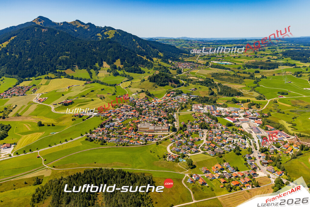 Schrägluftbild  Weißbach  Pfronten - Das Luftbild wurde 2025 vom UL-Flugzeug heraus erstellt ( keine Drohne ) - Hochauflösende Luftaufnahme -Nicht vergleichbar mit Google Maps oder Satelittenbilder- Die Geschenkidee !Mit Lizenz und Bildrechte bestellbar
