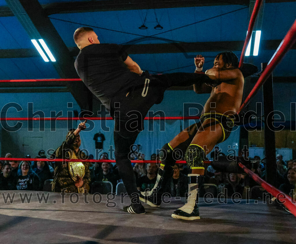 2023-11-11_011_Erding_Wrestlingshow | Erding, Deutschland, 11.11.2023:
Wrestling, Saison 2023, EWS Wrestling ERDING

Foto: Christian Riedel / fotografie-riedel.net