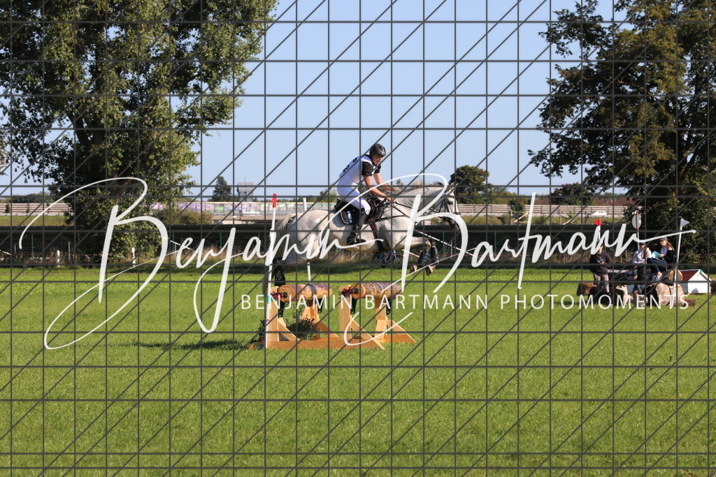 AZ2A1118 | Benjamin Bartmann Photomoments