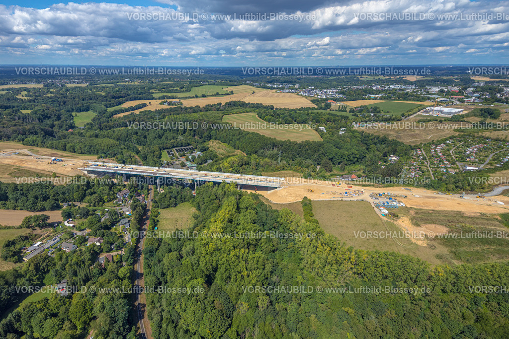 Heiligenhaus220803611 | Luftbild, Baustelle Angerbachtalbrücke, Autobahnneubauabschnitt der A44, Lückenschluss zwischen Ratingen-Ost und Velbert, Klärwerk Angertal, Heiligenhaus, Ruhrgebiet, Nordrhein-Westfalen, Deutschland