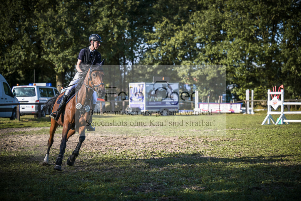 DOS_0829 | Entdecke hochwertige Reitturnierfotos von Foto Oger. Professionell, emotional und authentisch – jetzt Lieblingsmomente im Shop bestellen.Deutschlandweite Turnierfotografie. - Realisiert mit Pictrs.com
