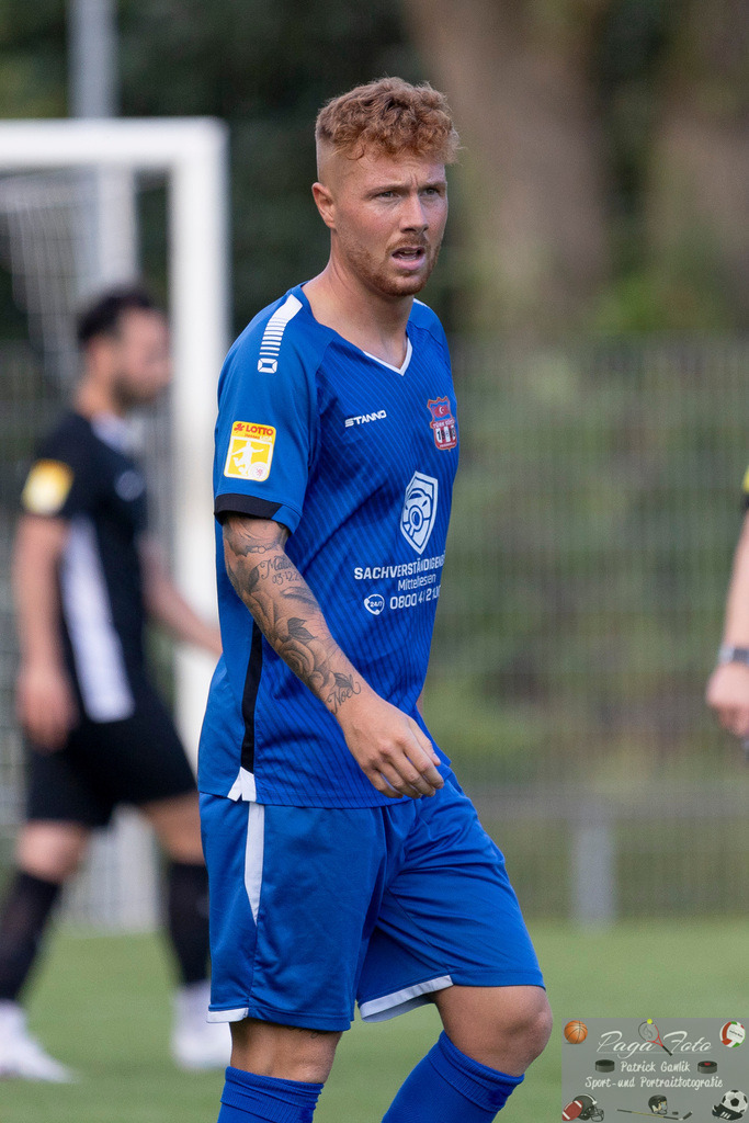 Hessenliga: Türk Gücü Friedberg - FC Eddersheim, 09.08.2024 | Noah Michel (Türk Gücü Friedberg #33), Freisteller, Portrait / Porträt, Türk Gücü Friedberg - FC Eddersheim, Friedberg, Städtischer Sportplatz, 9.8.2024 - Realisiert mit Pictrs.com