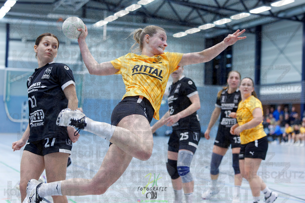 Handball Frauen Oberliga Mitte, HSG Eibelshausen/Ewersbach - HSG Lumdatal | Handball Frauen Oberliga Mitte, HSG Eibelshausen/Ewersbach - HSG Lumdatal am 21.02.2026 in Dietzhölztal-Steinbrücken (Sporthalle am Hammerweiher)Photo © 2026 - Jörg Heinrich - Realisiert mit Pictrs.com