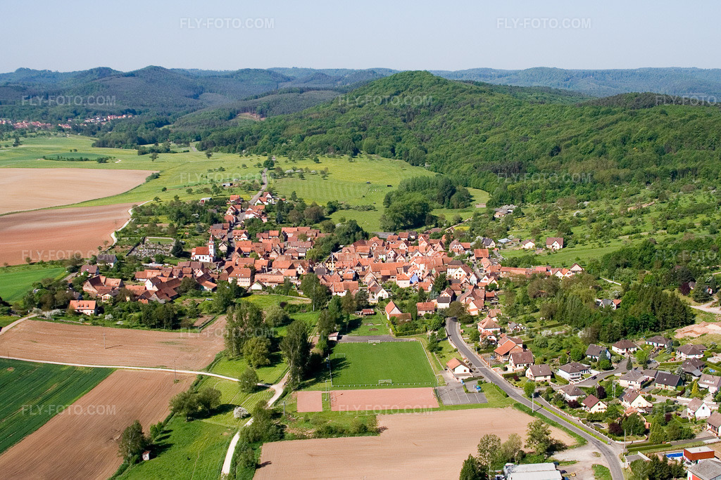 Aerial view: Agricultural fields and arable land in Weinbourg in the state Bas-Rhin, France.Photo: IMG_10867.jpg taken on 05/12/2008 by Werner Riehm/FLY-FOTO.comResolution of the original: 3402 x 2268 px