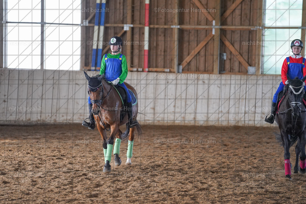 20230917-FAH09755 | Landsberg am Lech, 2023, Kaufbeuren, Kempten, Allgäu, Turnierfotografen Bayern, Fotoagentur Herrmann, Turnierbilder, Reitsport Fotos, Pferdefotograf, Augsburg, Bad Tölz, Dachau, Karlsfeld, Memmingen, Buchloe, Schwabmünchen