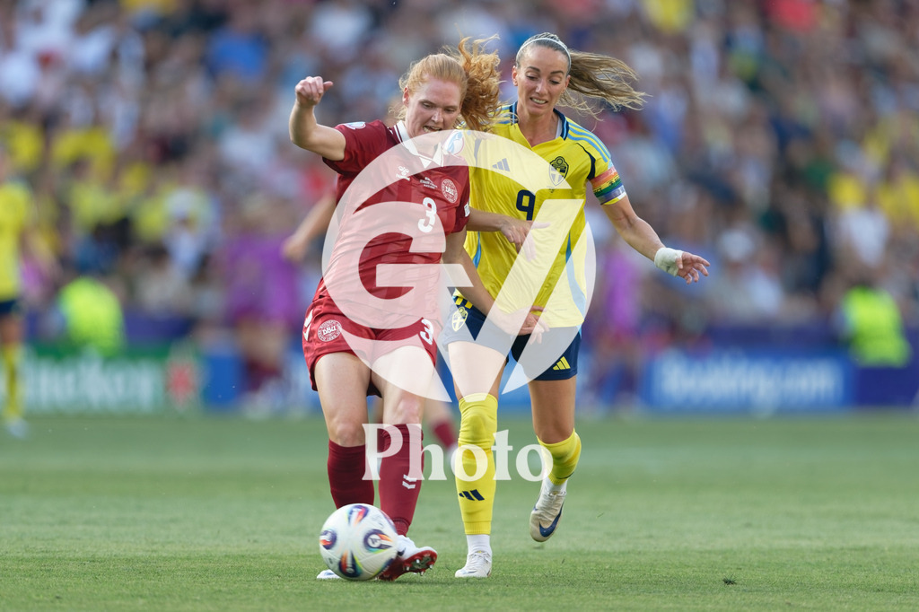 Denmark v Sweden - UEFA Women's EURO 2025 Group C | GENEVA, SWITZERLAND - JULY 4: Stine Ballisager of Denmark (L) under pressure from Kosovare Asllani of Sweden (R)   during the UEFA Womens EURO 2025 Group C match between Denmark and Sweden at Stade de Geneve on July 4, 2025 in Geneva, Switzerland. (Photo by Giuseppe Velletri/Sports Press Photo/Getty Images)