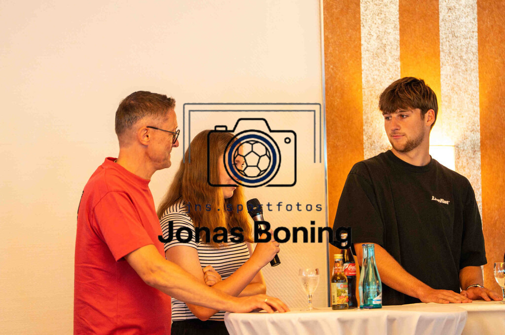 Fußball I E-Junioren I Saison 2025-2026 I OM-Cup Lüsche I Sonntag  I 23250 | jns.sportfotos - Realisiert mit Pictrs.com