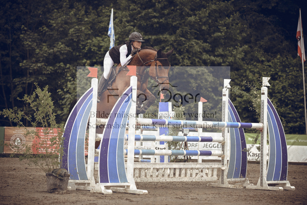 20240530-DOS_3358 | Entdecke hochwertige Reitturnierfotos von Foto Oger. Professionell, emotional und authentisch – jetzt Lieblingsmomente im Shop bestellen.Deutschlandweite Turnierfotografie. - Realisiert mit Pictrs.com