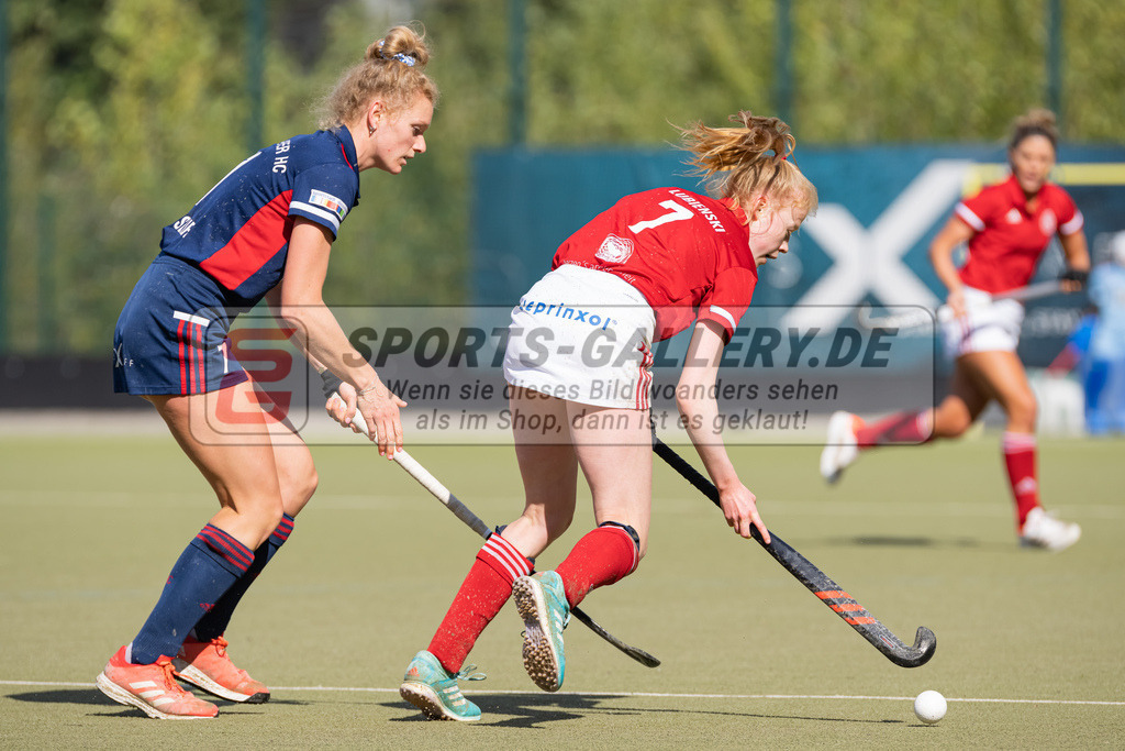 HK_20220925_100194 | 1. Bundesliga Damen Düsseldorfer HC - Berliner HC  am 25.9.2022 DHC Düsseldorf, Düsseldorf , Gesa Lubienski ( Bremer HC #7 ) , Emma-Sophie Hessler ( Düsseldorfer HC #7 )