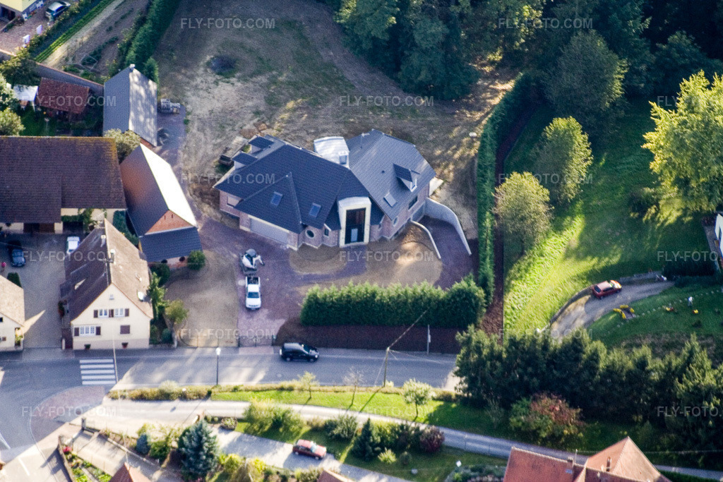 Aerial view: Schaffhouse Press Seltz in Schaffhouse-près-Seltz in the state Bas-Rhin, France.Photo: IMG_8095.jpg taken on 09/15/2007 by Werner Riehm/FLY-FOTO.comResolution of the original: 3456 x 2304 px