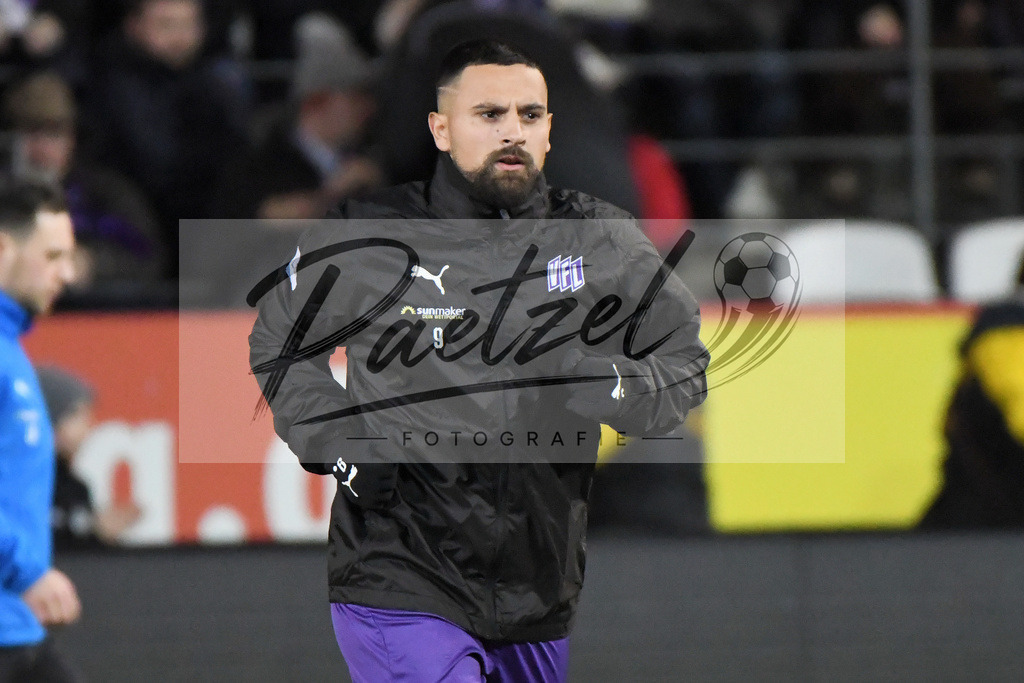 20200129_OSNSVS_0007JPG | Fußball, Herren: Marcos Alvarez (VfL Osnabrück) schaut beim Spiel der 2. Bundesliga zwischen VfL Osnabrück vs. SV Sandhausen am 29.01.2020 im Stadion an der Bremer Brücke in Osnabrück, Deutschland.(Foto von Nico Paetzel) - Realisiert mit Pictrs.com