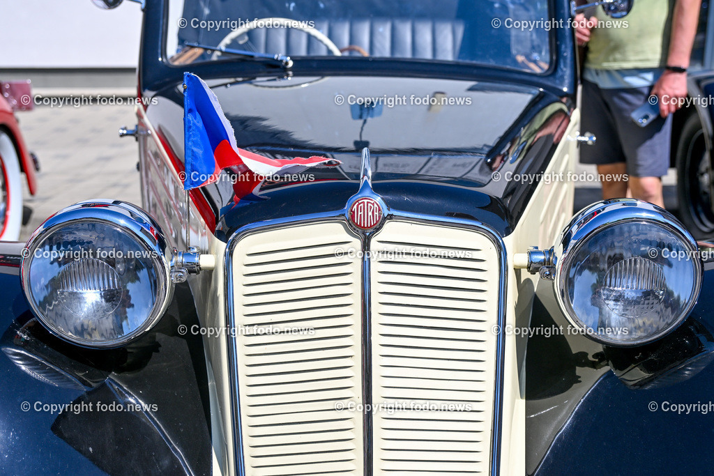 Slowakei_ Povazska Bystrica_ Veteran Tour Manin_ 14.06.2025-112 | 14.06.2025, Slowakei, SVK, Trenciansky kraj, Povazska Bystrica, im Bild Oldtimer Klub, Historische Fahrzeuge, Veteran Tour Manin, Auto, Alt, Besucher, Menschen, Feature, Symbolbild