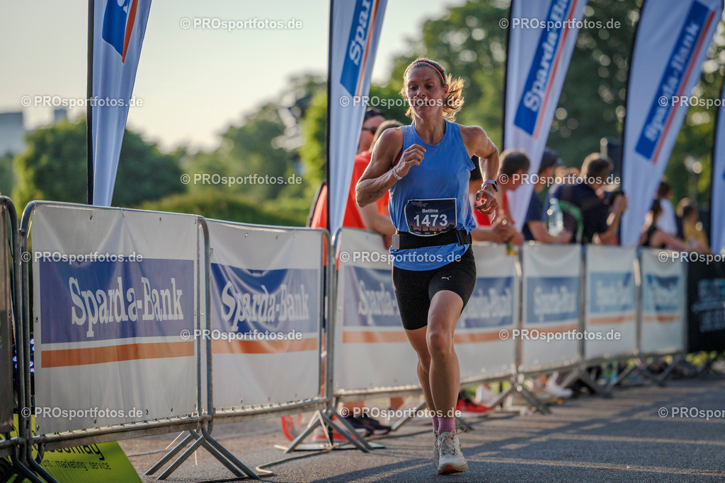 Sparda-Bank Nachtlauf Bonn; Bonn, 18.06.2025 | Impressionen vom Sparda-Bank Nachtlauf Bonn am 18.06.2025 in Bonn (Nordrhein-Westfalen). 