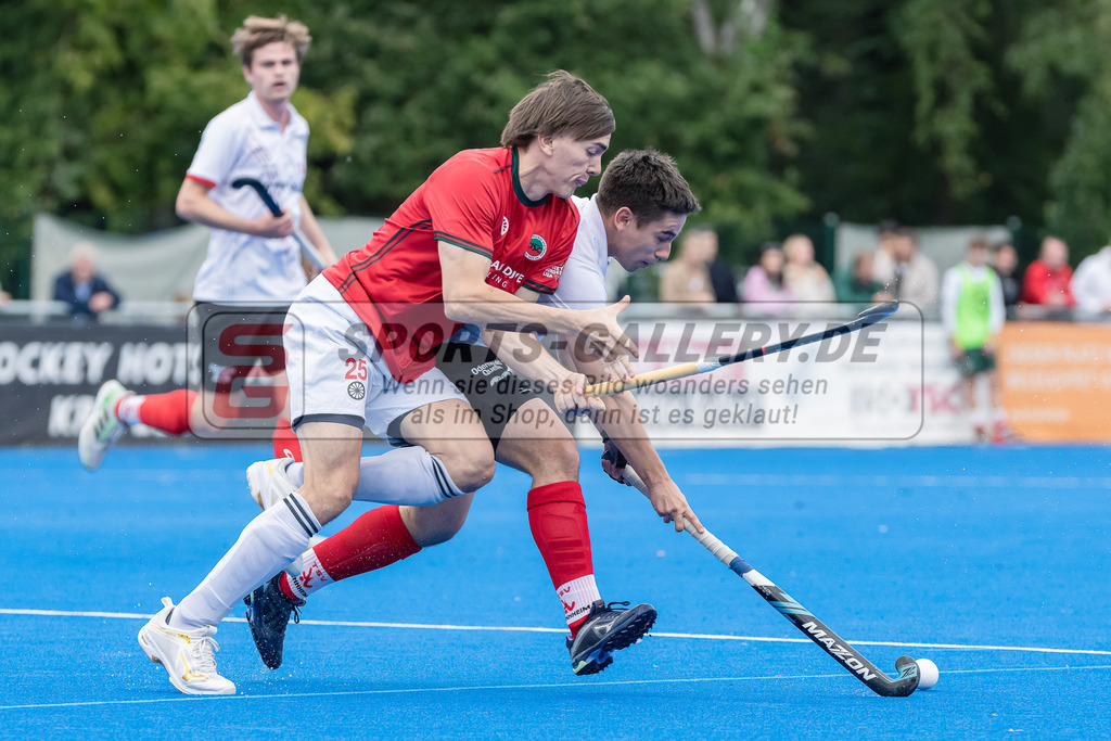 HK_20230923_104459 | 1. Bundesliga Herren Crefelder HTC - TSV Mannheim am 23.9.2023 CHTC, Krefeld , Acosta Nicolas ( Crefelder HTC #25 ) , Marius Haber ( TSV Mannheim #25 )