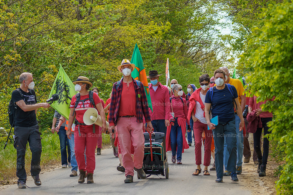 Rote-Linie-Hambach_06 | CEUS Design - Realisiert mit Pictrs.com