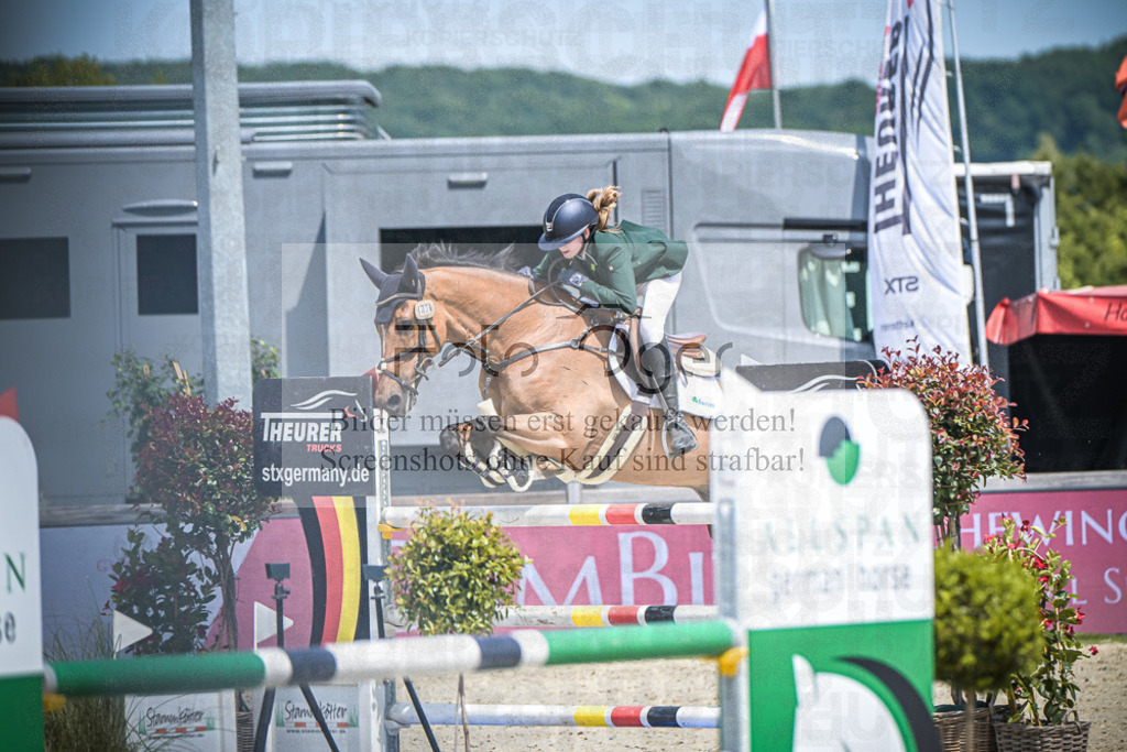 DOS_2448 | Entdecke hochwertige Reitturnierfotos von Foto Oger. Professionell, emotional und authentisch – jetzt Lieblingsmomente im Shop bestellen. - Realisiert mit Pictrs.com