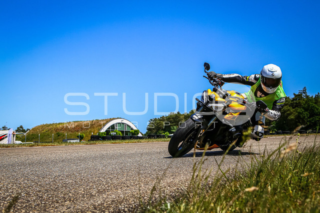 0002-260530DCB-100_2 | Deine Full-Service-Agentur für ✔️Videoproduktionen und ✔️Motorsportfotografie Jetzt Angebot anfragen!