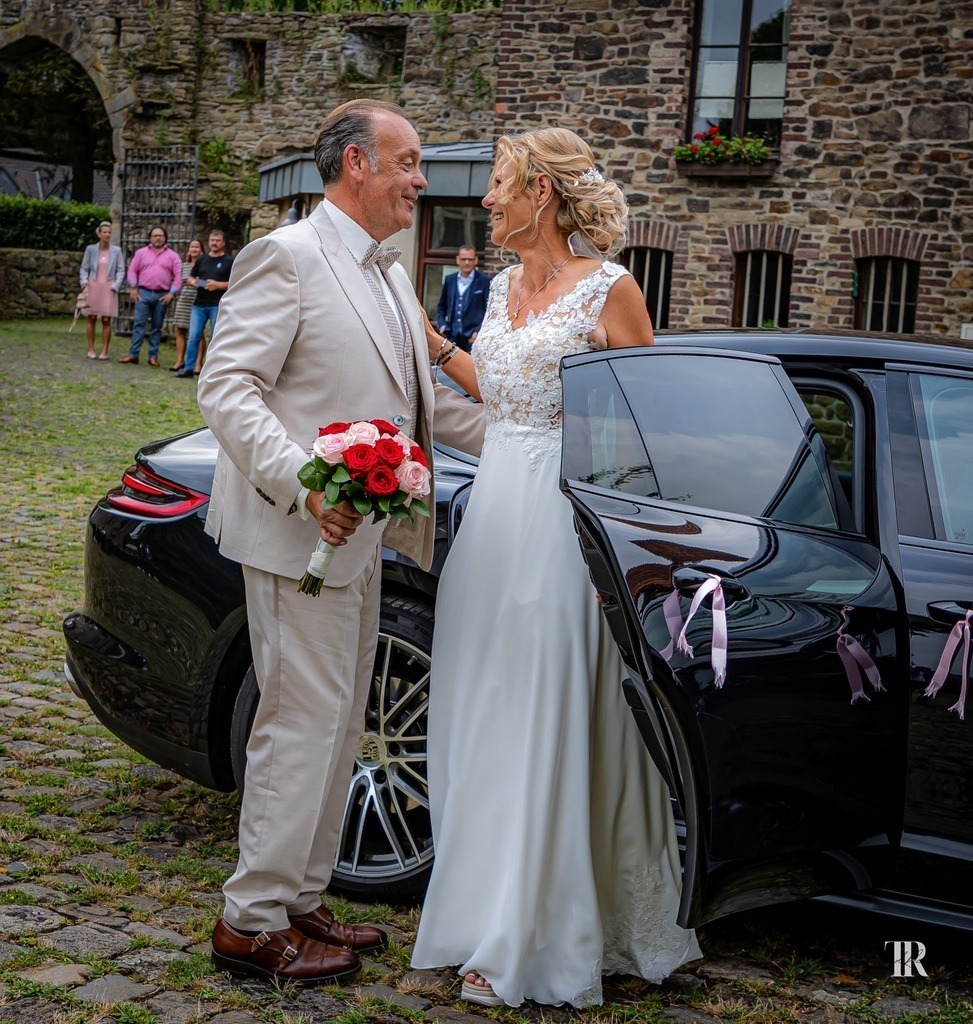 d707fb9424dd469bb1bb0efcaaca9faf | traudl_s_fotos