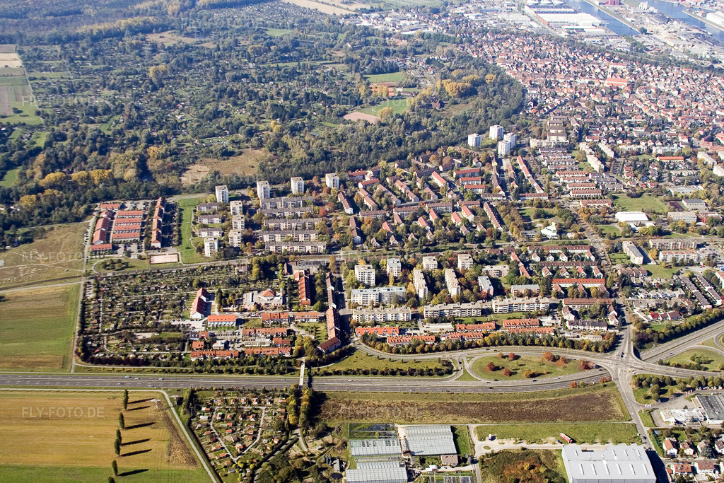 Luftbild: Karlsruhe Daxlanden von Osten im Ortsteil Daxlanden in Karlsruhe im Bundesland Baden-Württemberg in Deutschland. Foto: IMG_8685.jpg vom 14.10.2007 durch Werner Riehm/FLY-FOTO.de