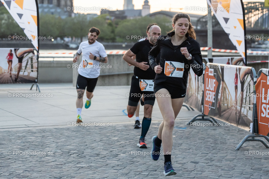 16. OBI Nachtlauf des ASV Koeln; Koeln, 17.05.23 | Impressionen vom 16. OBI Nachtlauf des ASV Koeln am 17.05.23 an Rheinpromenade und Tanzbrunnen in Koeln (Deutschland). Foto: BEAUTIFUL SPORTS/Ulrich Fassbender