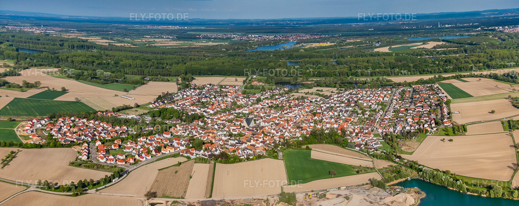 Luftbild: Dorfansicht von Westen in Leimersheim im Bundesland Rheinland-Pfalz in Deutschland. Foto: IMG_49993-Bearbeitet.jpg vom 01.05.2012 durch Werner Riehm/FLY-FOTO.deAuflösung des Originals: 7746 x 3078 px