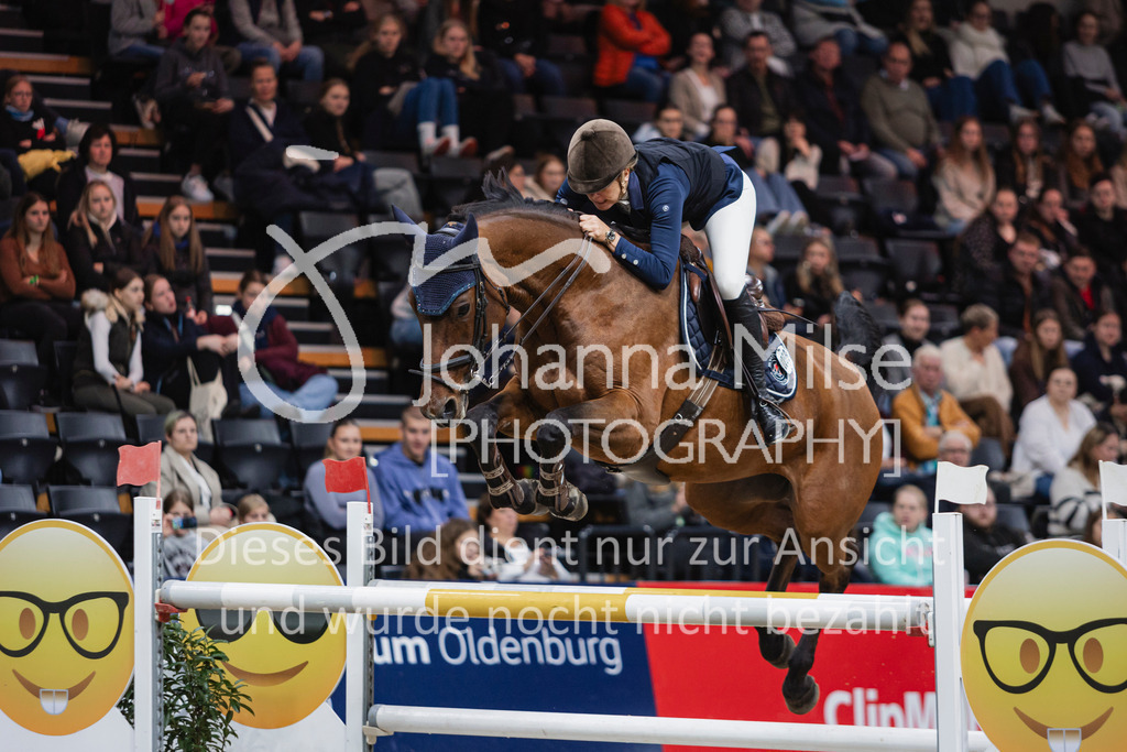 241103_Oldenburg_FinaleMittlereTour-206 | Deine schönsten Turniermomente als professionelle Fotos! Entdecke hochwertige Pferdesport-Fotografie im Online-Shop. Jetzt Fotos finden & bestellen!