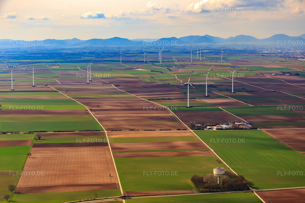 Luftbild: Windpark zwischen Bellheim und Offenbach in Knittelsheim im Bundesland Rheinland-Pfalz in Deutschland. Foto: IMG_086187.jpg vom 26.02.2016 durch Werner Riehm/FLY-FOTO.de