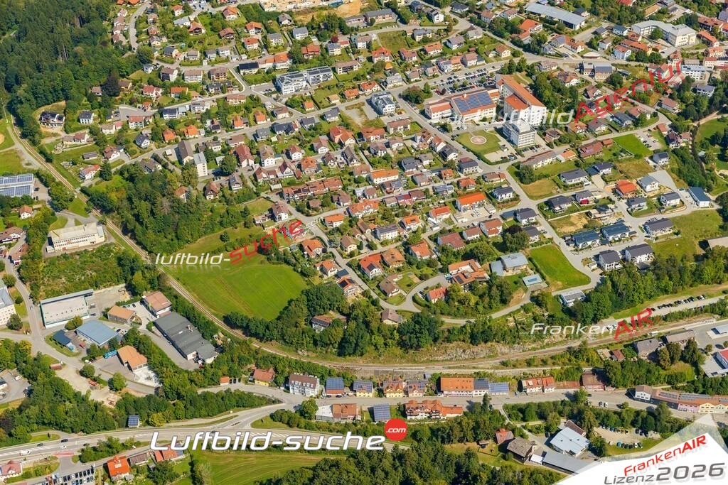 Luftaufnahme von  Grafenau - Die Luftaufnahme wurde 2025 vom UL-Flugzeug heraus erstellt ( keine Drohne ) - Hochauflösende Luftaufnahme - für professionelle Ausdrucke geeignet. Die Geschenkidee !Mit Lizenz und Bildrechte bestellbar
