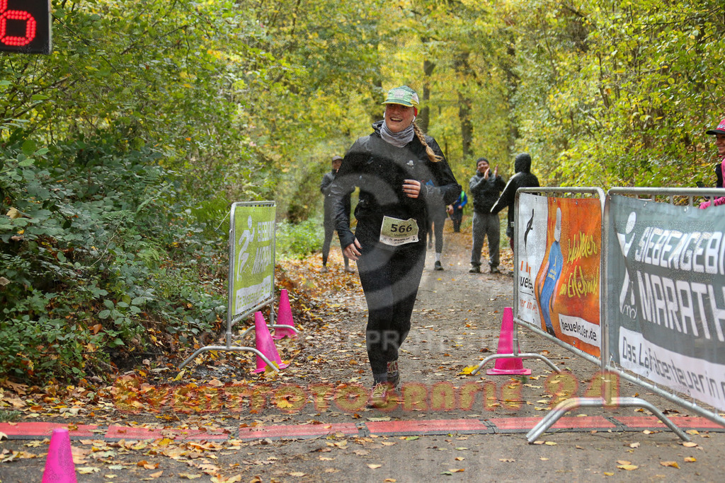 251026_1354_EX1_4031 | Sportfotografie im Rhein-Sieg Kreis, Köln, Bonn, NRW, Rheinland Pfalz, Hessen, etc. Unser Tätigkeitsfeld umfasst den Laufsport vom Volkslauf über den Marathon, Duathlon, Triathon bis zum Ultralauf wie Kölnpfad Ultra oder Schindertrail.