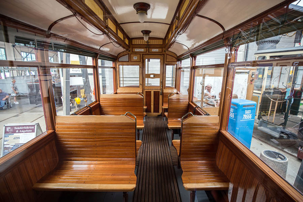 Straßenbahnmuseum Leipzig | Entdecke über 20 Kategorien Leipzig-Motive: Foto-Downloads, hochwertige Poster, Leinwand- & Fine-Art-Prints. Jetzt Lieblingsfoto im Bildlexikon Leipzig Shop bestellen!