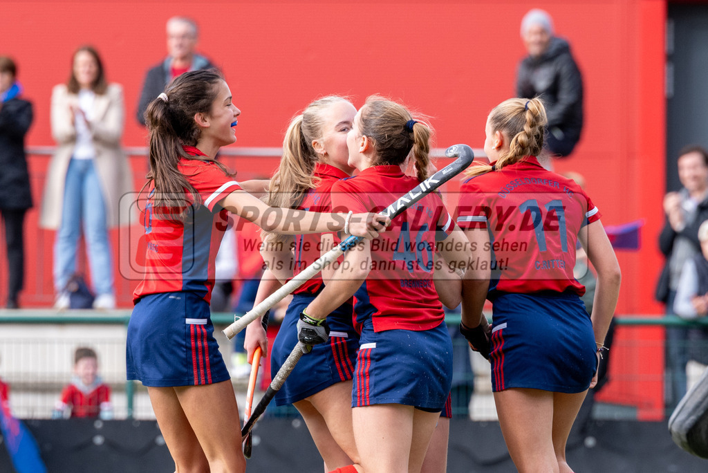 SFE_20231022_0154 | Deutsche Meisterschaft Weibliche U16 Finale Uhlenhorst Mülheim - Düsseldorfer HC am 22.10.2023 in Köln (Düsseldorfer Hockeyclub 1905 e.V.), Photo: Stephan Fehrmann 2023 (Sports-Gallery)