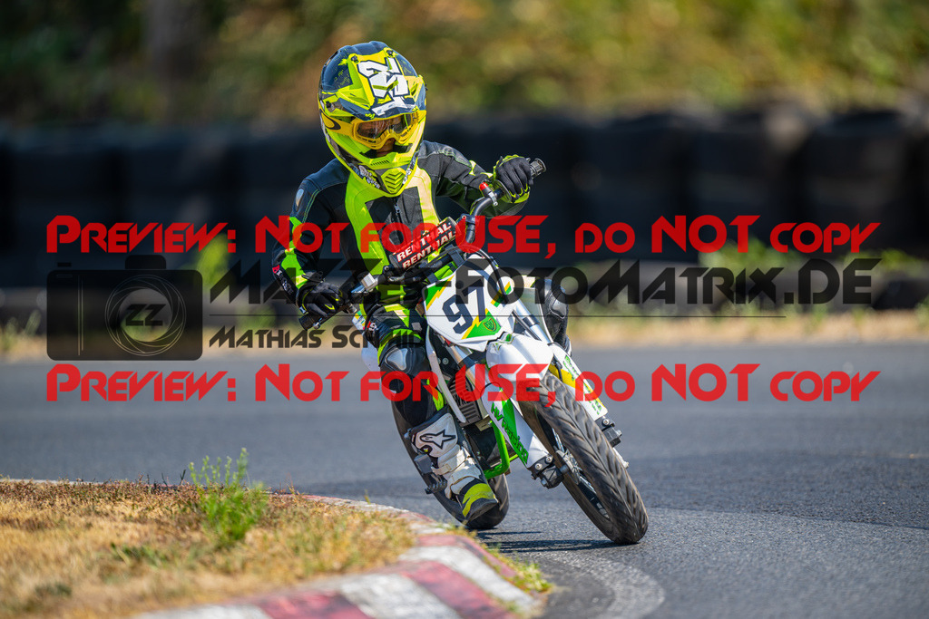 MaZZes-Fotomatrix-20260815-601670 | ROOKIES