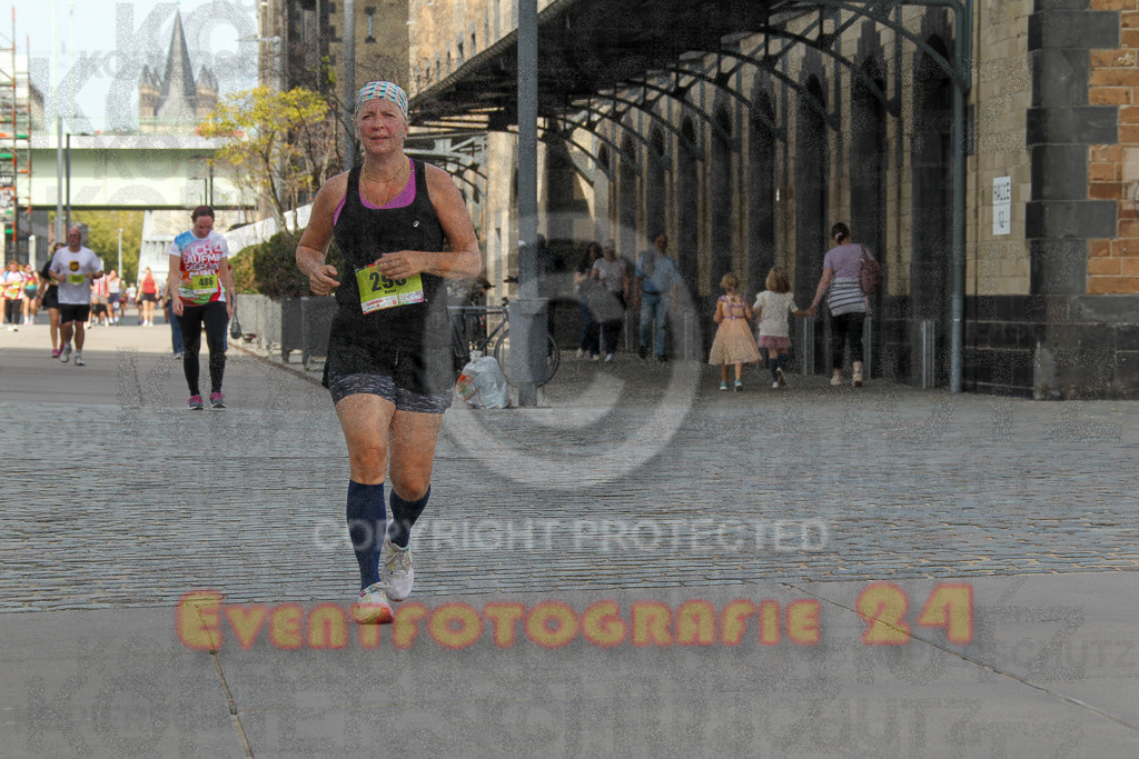 250920_1338_EV4_6338 | Sportfotografie im Rhein-Sieg Kreis, Köln, Bonn, NRW, Rheinland Pfalz, Hessen, etc. Unser Tätigkeitsfeld umfasst den Laufsport vom Volkslauf über den Marathon, Duathlon, Triathon bis zum Ultralauf wie Kölnpfad Ultra oder Schindertrail.