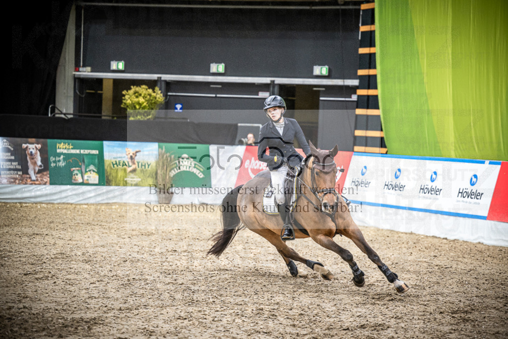 DOS_0827 | Entdecke hochwertige Reitturnierfotos von Foto Oger. Professionell, emotional und authentisch – jetzt Lieblingsmomente im Shop bestellen.Deutschlandweite Turnierfotografie. - Realisiert mit Pictrs.com