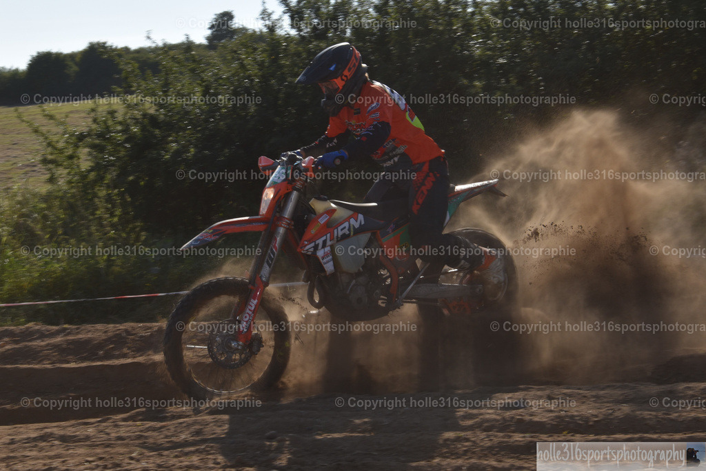 DSC_0421 | Sportfotografie , Motorsport, Motoross, Reitsport, Mointainbike, Enduro,
Landschaft , Outdoor, Eventfotografie, Landschaft, Bilder online bestellen - Realisiert mit Pictrs.com