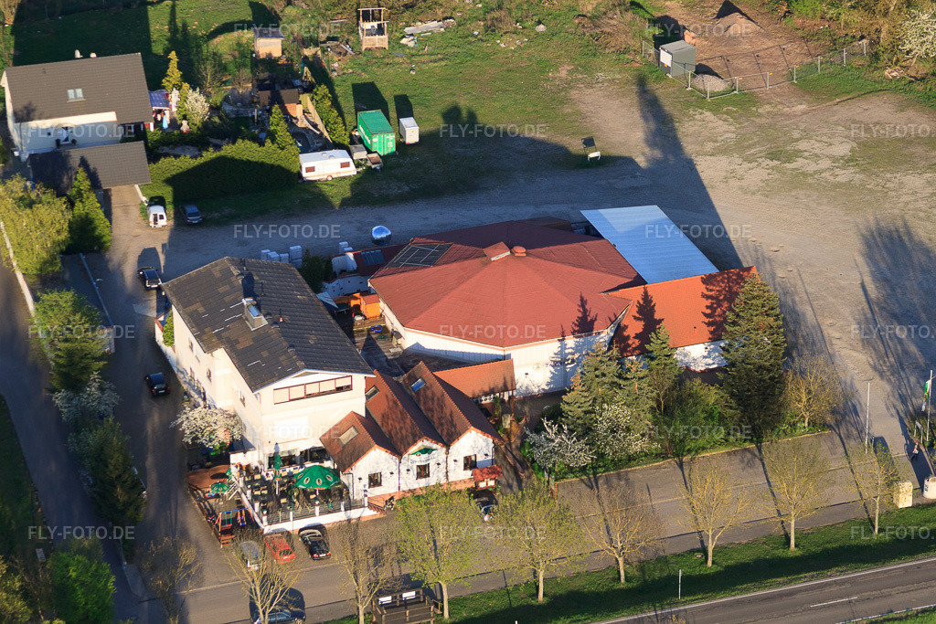 Luftbild: Ortsteil Neumühle in Offenbach an der Queich im Bundesland Rheinland-Pfalz in Deutschland. Foto: IMG_56770.jpg vom 25.04.2013 durch Werner Riehm/FLY-FOTO.deAuflösung des Originals: 4752 x 3168 px