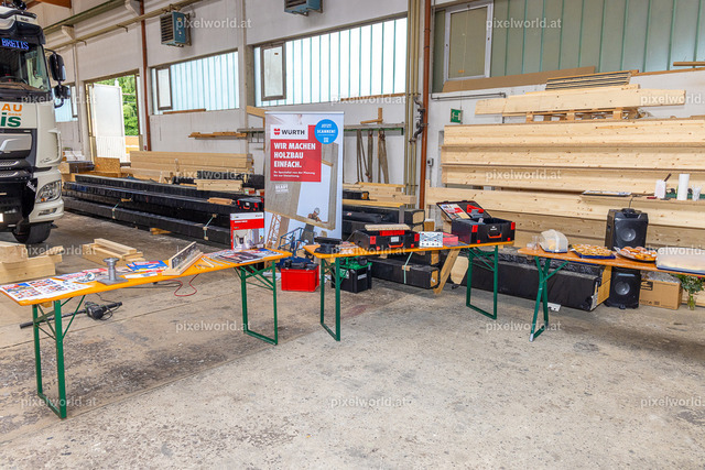 Maschinenpräsentation bei Holzbau Bretis