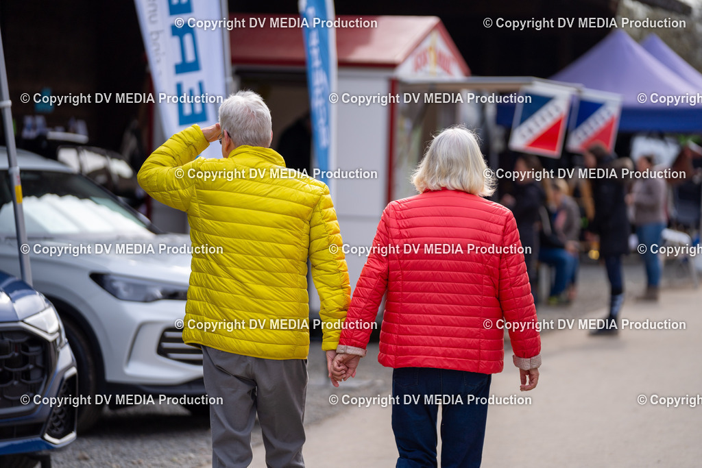 Springen Tag 3-435 | dv-media-shop - Realisiert mit Pictrs.com