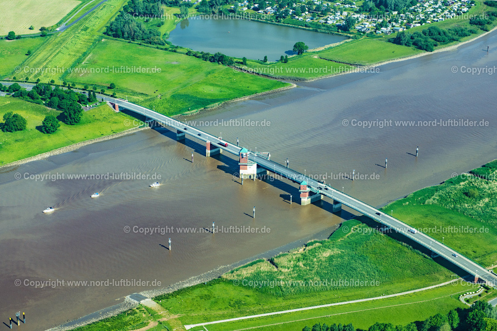 Leer_B_436_Jann_Berghausbrücke_ELS_7512110621 | LEER (OSTFRIESLAND) 11.06.2021 Fluß - Brückenbauwerk zur Überquerung " B 436 " in Leer über die Ems (Ostfriesland) im Bundesland Niedersachsen, Deutschland. // River - bridge construction for crossing "B 436" in Leer over the Ems (East Friesland) in the state Lower Saxony, Germany. Foto: Martin Elsen
