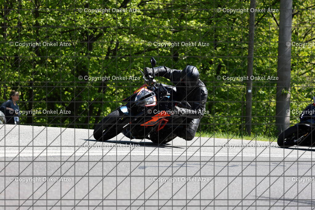 IMG_9418 | Fotograf am Kyffhäuser. Onkel Atze. Kyffhäuser Rennstrecke. Café36. Motorsportfotografie. - Realisiert mit Pictrs.com