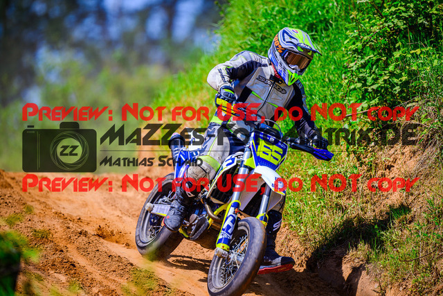 MaZZes_FotoMatrix_240512_6007705_0082 | UE40