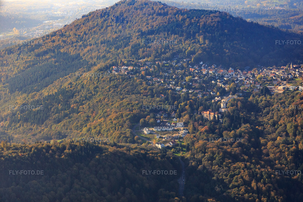 Luftbild: Ortsansicht von Nordosten im Ortsteil Ebersteinburg in Baden-Baden im Bundesland Baden-Württemberg in Deutschland. Foto: IMG_075341.jpg vom 26.10.2014 durch Werner Riehm/FLY-FOTO.deAuflösung des Originals: 5472 x 3648 px