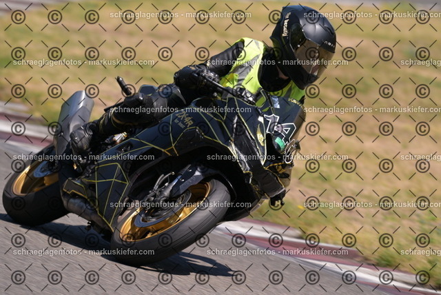 26bt05-1265 | markuskiefer.com - Realisiert mit Pictrs.com
