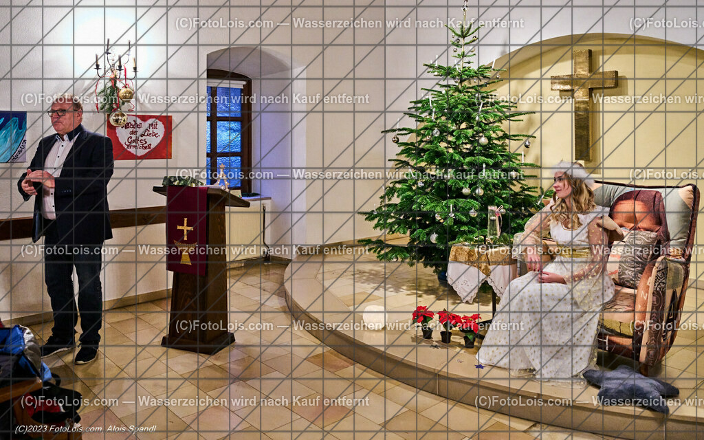 ALP7538_Advent_Gewinnspielsieger | (C)FotoLois.com, Alois Spandl. 25igster WIESELBURGER ADVENT, Advent-Gewinnspiel Preisverleihung, Christkind Anna Sieberer, Sa 23. Dez. 2023.