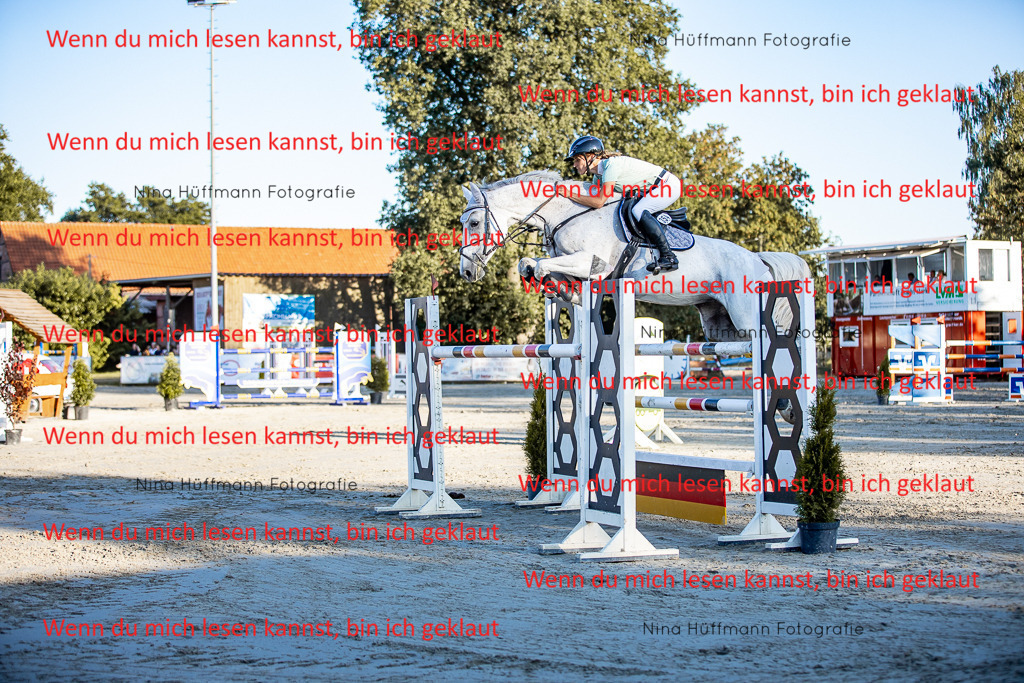 BK1A8505 | Turnierbilder Turnierfotos Nina Hüffmann Turnierfotografie Pferdefotografie Tierzeichnung Haustierzeichnung Pferdezeichnung Hundezeichnung Videograf  - Realisiert mit Pictrs.com