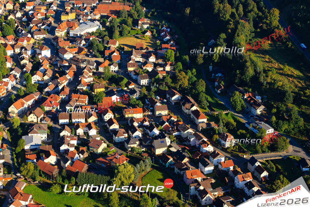 Die Luftaufnahme der Stadt Wallenfels wurde vom UL-Flugzeug heraus erstellt ( keine Drohne )- hohe Auflösung für beste Qualität