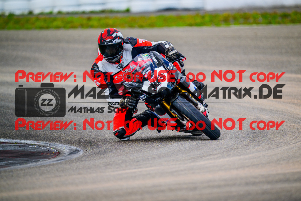 MaZZes_FotoMatrix_240910_6007705_1999 | GRUEN