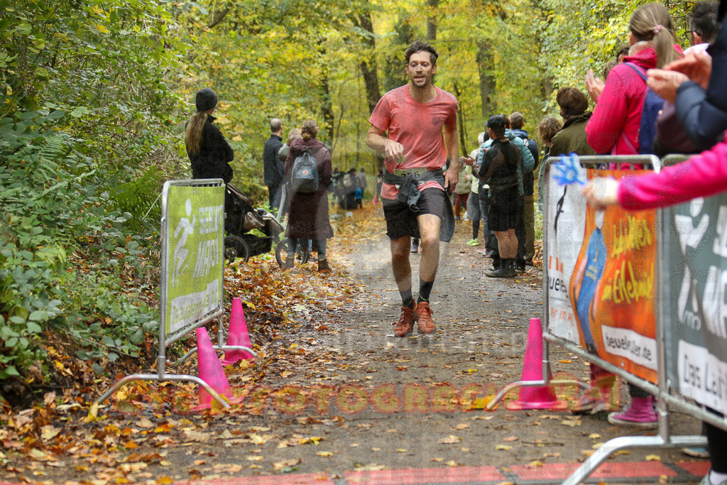 251026_1301_EX1_2232 | Sportfotografie im Rhein-Sieg Kreis, Köln, Bonn, NRW, Rheinland Pfalz, Hessen, etc. Unser Tätigkeitsfeld umfasst den Laufsport vom Volkslauf über den Marathon, Duathlon, Triathon bis zum Ultralauf wie Kölnpfad Ultra oder Schindertrail.