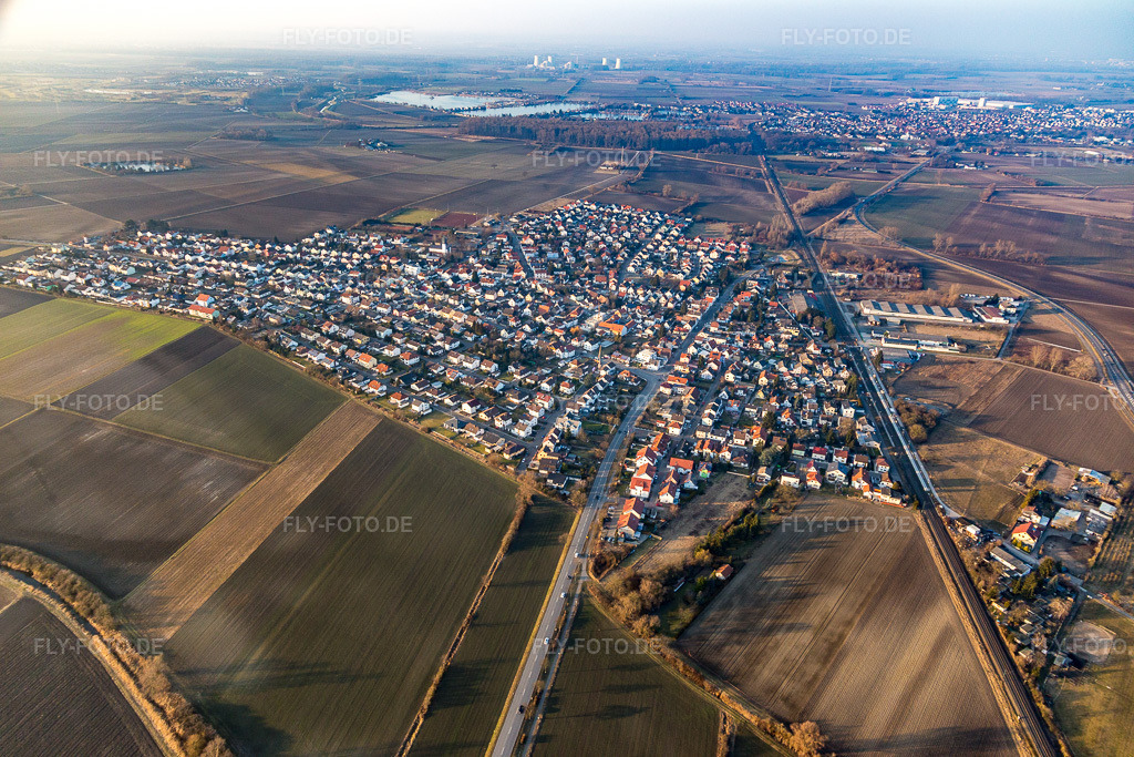 Luftbild: Mannheimer Straße im Ortsteil Bobstadt in Bürstadt im Bundesland Hessen in Deutschland. Foto: IMG_096713.jpg vom 14.02.2017 durch Werner Riehm/FLY-FOTO.de